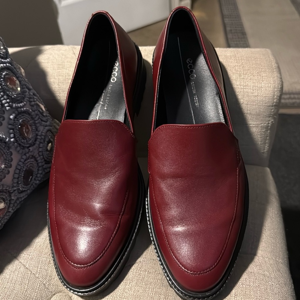 Ecco Danish Design Burgundy Loafer Flats Shoes
